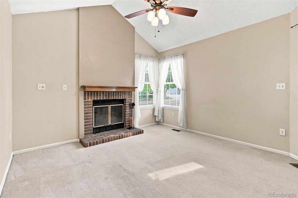 Image 6 of property listing at 9269 Hickory Circle, Highlands Ranch, CO 80126