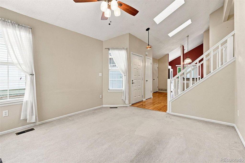 Image 7 of property listing at 9269 Hickory Circle, Highlands Ranch, CO 80126