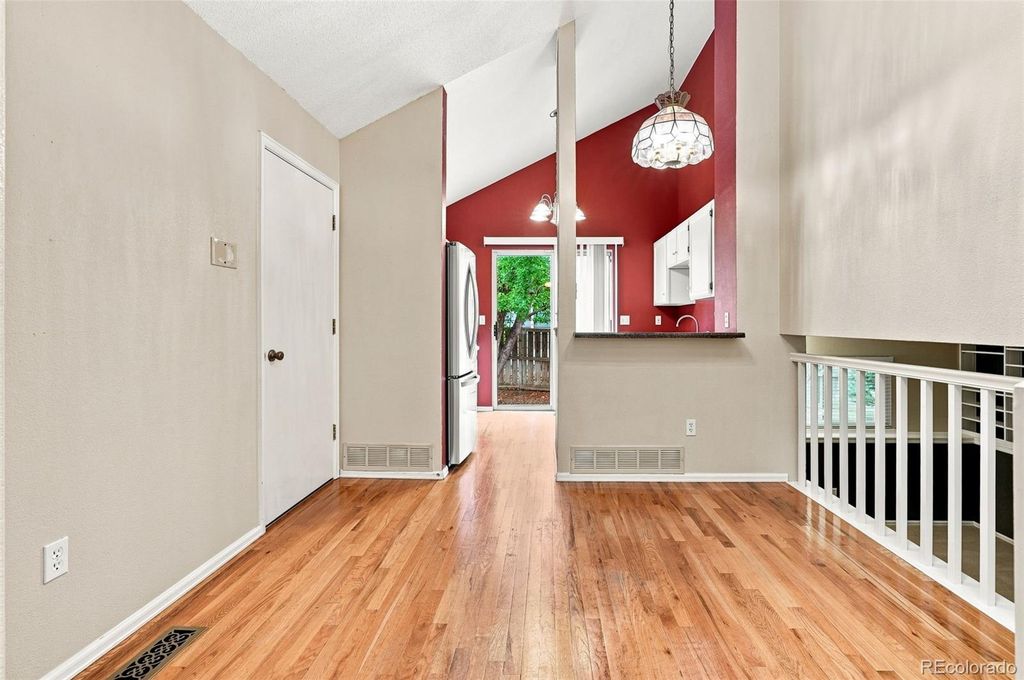 Image 9 of property listing at 9269 Hickory Circle, Highlands Ranch, CO 80126