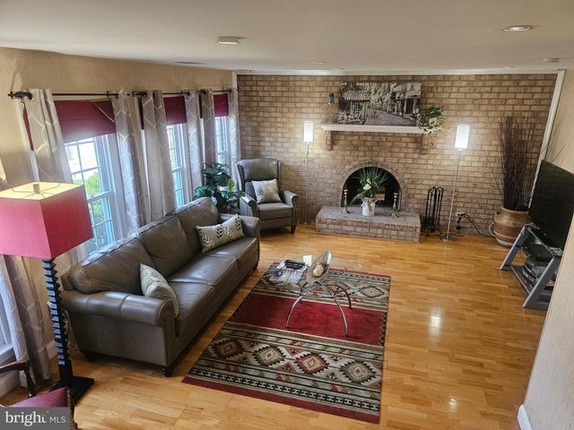 2905 GRACEFIELD RD, Silver Spring, MD 20904