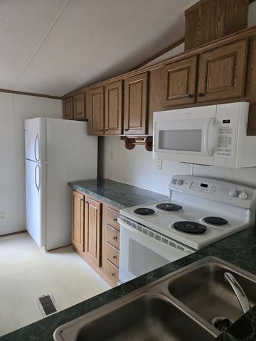 1513 Slaydenwood Rd, Cumberland Furnace, TN 37051