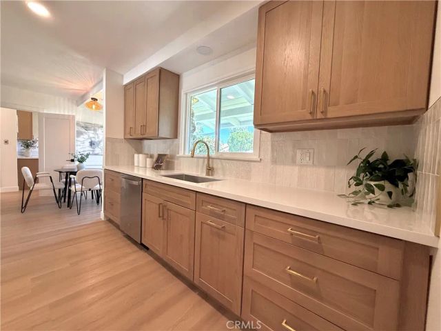 9537 Jellico Avenue, Northridge, CA 91325
