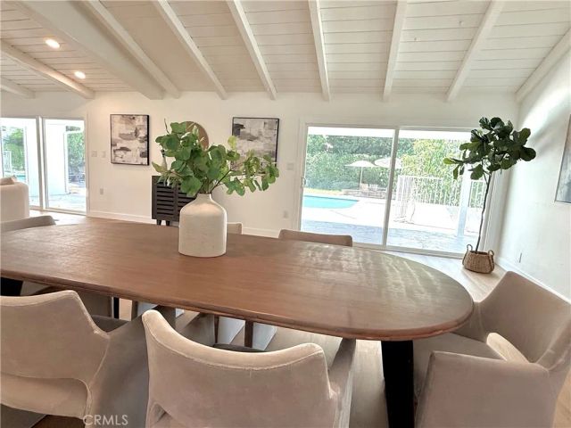 9537 Jellico Avenue, Northridge, CA 91325