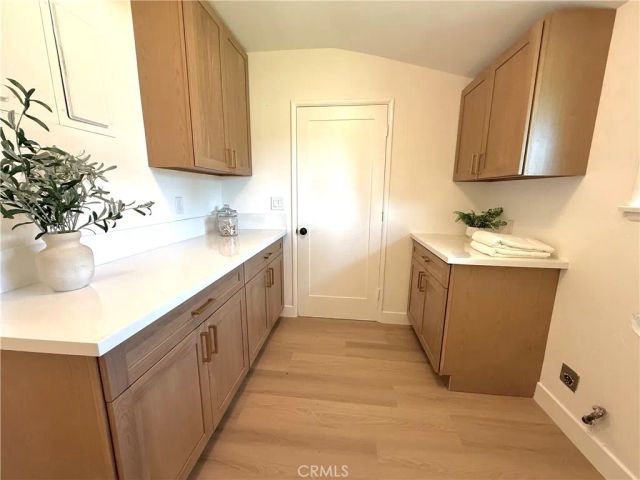 9537 Jellico Avenue, Northridge, CA 91325