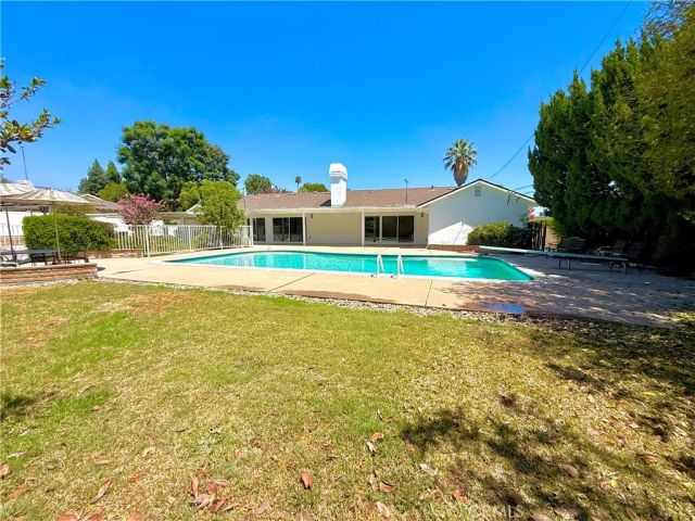 9537 Jellico Avenue, Northridge, CA 91325