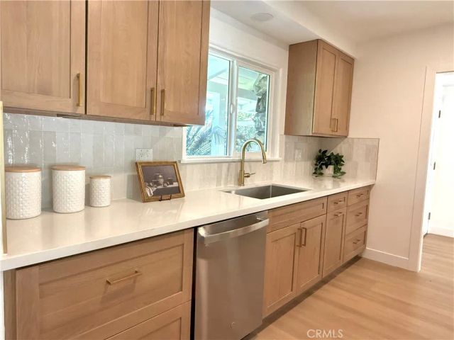9537 Jellico Avenue, Northridge, CA 91325