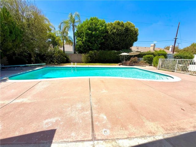 9537 Jellico Avenue, Northridge, CA 91325