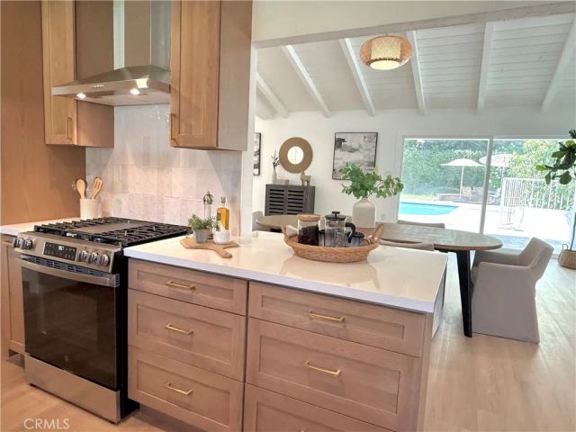 9537 Jellico Avenue, Northridge, CA 91325