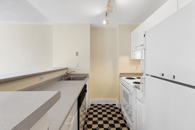 534 Beacon St 302, Boston, MA 02215