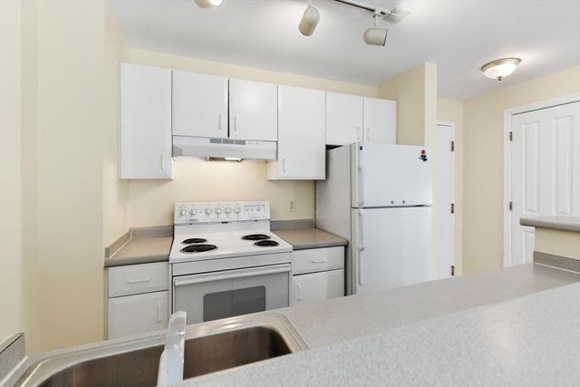 534 Beacon St 302, Boston, MA 02215