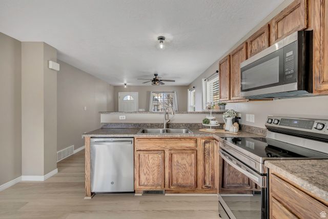 2102 E REVERE WAY, Eagle Mountain, UT 84005