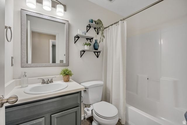 2102 E REVERE WAY, Eagle Mountain, UT 84005