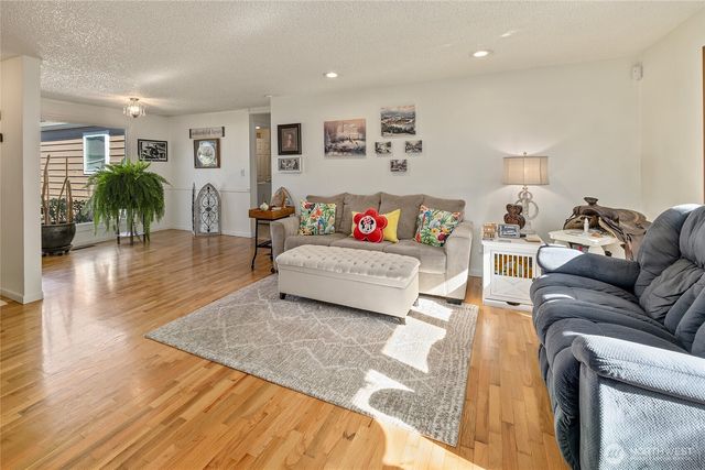 7806 Jade Drive SW, Lakewood, WA 98498