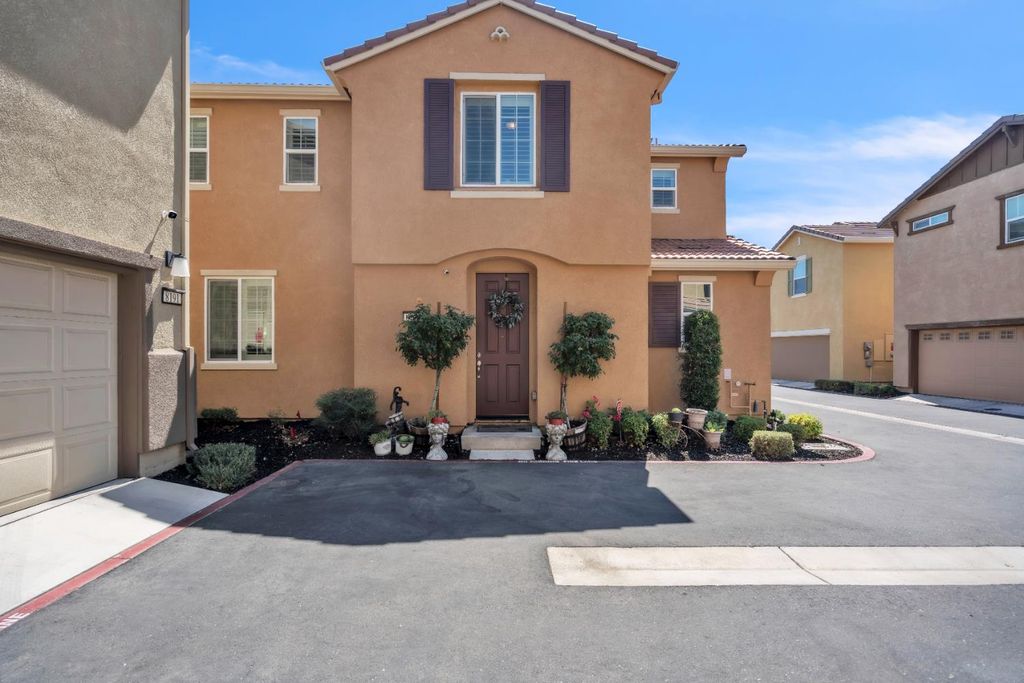8193 Kramer Ranch Ln, Elk Grove, CA 95758