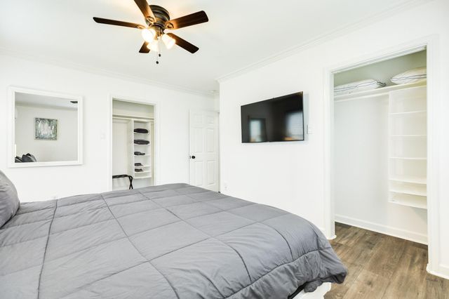 105 Marlin Avenue, Galveston, TX 77550