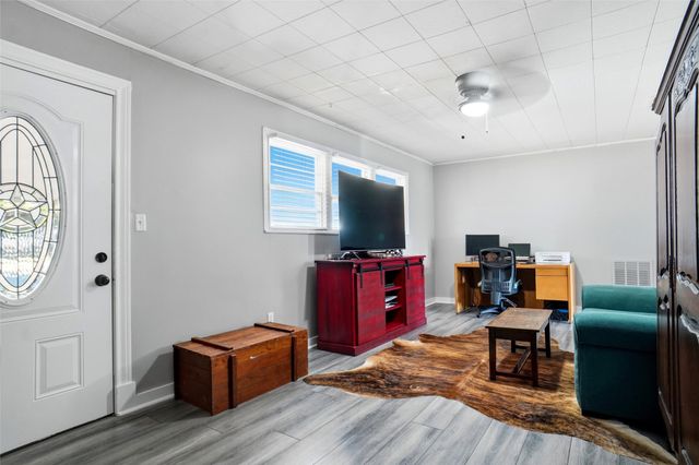2900 Broadview Drive, Sansom Park, TX 76114