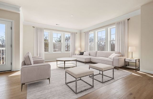 2 Stratton Drive 104, Woburn, MA 01801