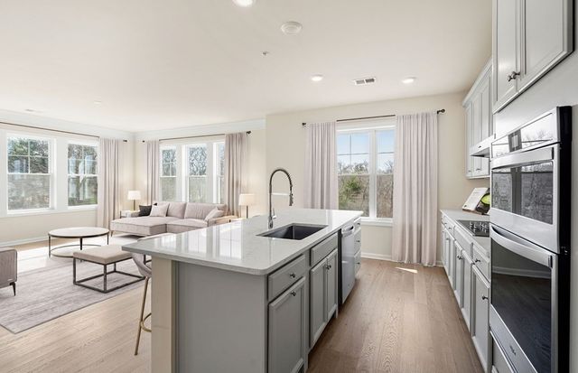 2 Stratton Drive 104, Woburn, MA 01801