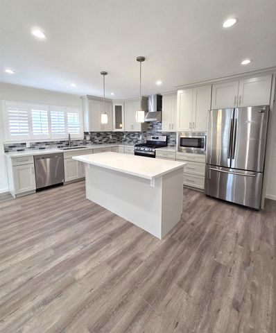 13921 Tahiti Rd, San Leandro, CA 94577