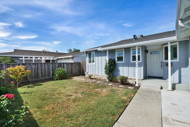 13921 Tahiti Rd, San Leandro, CA 94577