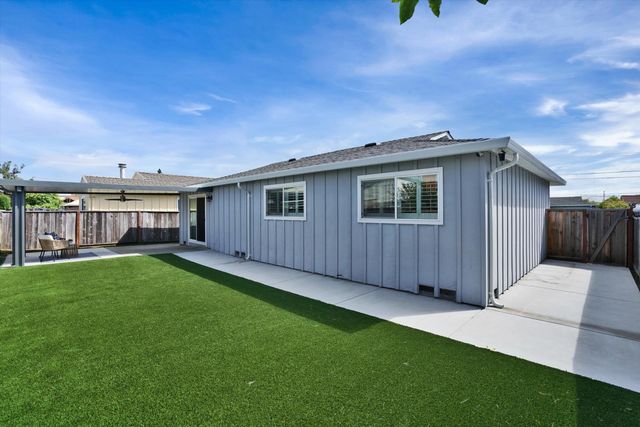 13921 Tahiti Rd, San Leandro, CA 94577