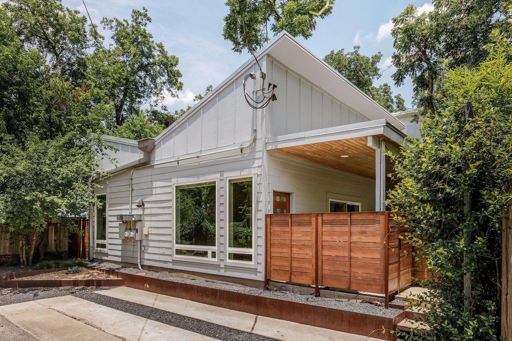 2211 Canterbury ST B, Austin, TX 78702