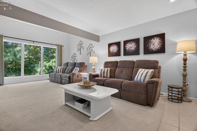 1193 Wildwood Drive, Vermilion, OH 44089