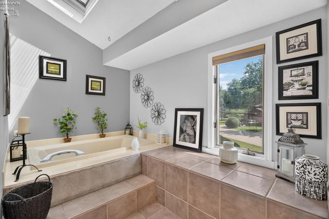1193 Wildwood Drive, Vermilion, OH 44089