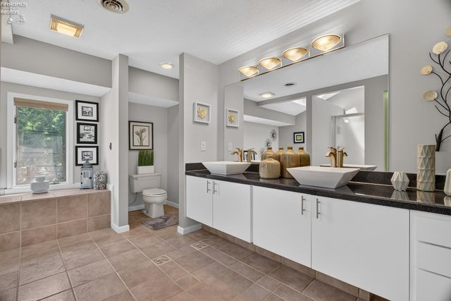 1193 Wildwood Drive, Vermilion, OH 44089