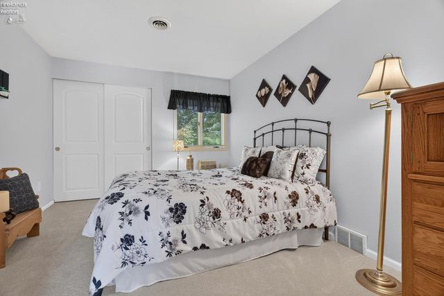 1193 Wildwood Drive, Vermilion, OH 44089