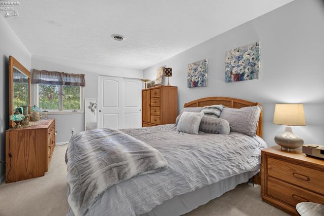 1193 Wildwood Drive, Vermilion, OH 44089