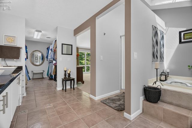 1193 Wildwood Drive, Vermilion, OH 44089