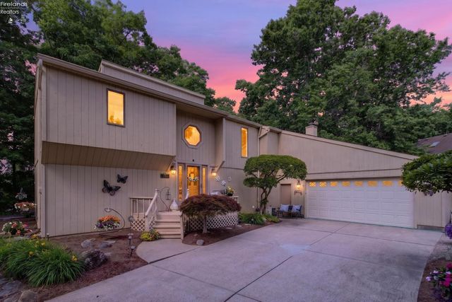 1193 Wildwood Drive, Vermilion, OH 44089