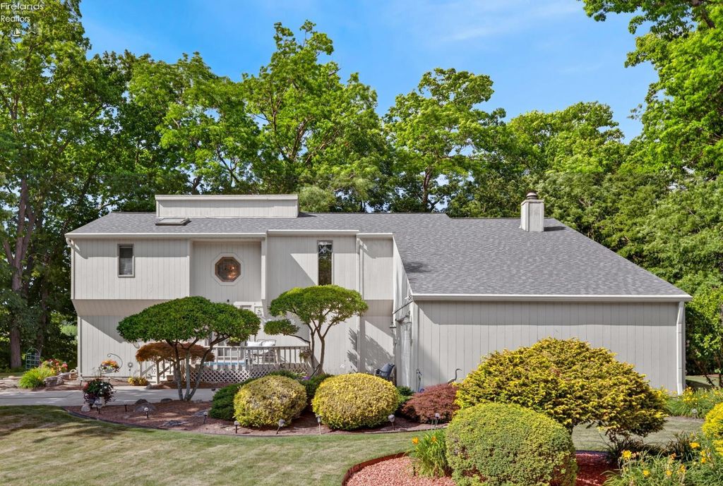 1193 Wildwood Drive, Vermilion, OH 44089