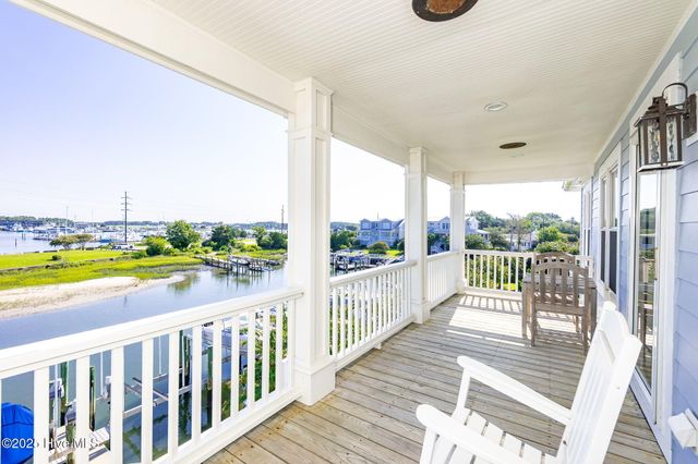 104 Gallants Lane, Beaufort, NC 28516