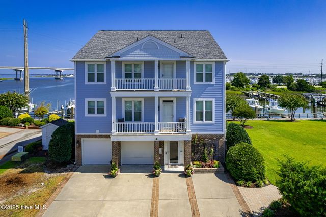 104 Gallants Lane, Beaufort, NC 28516