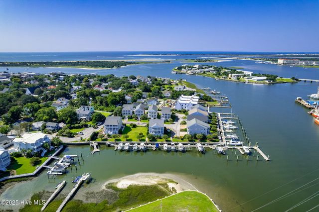 104 Gallants Lane, Beaufort, NC 28516
