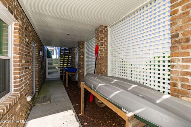 104 Gallants Lane, Beaufort, NC 28516