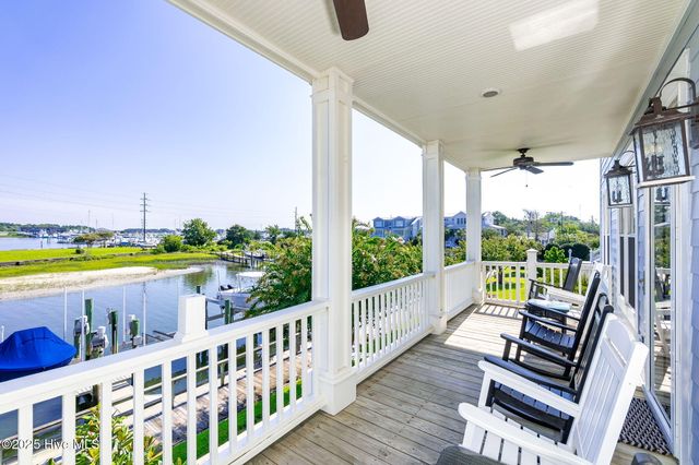104 Gallants Lane, Beaufort, NC 28516