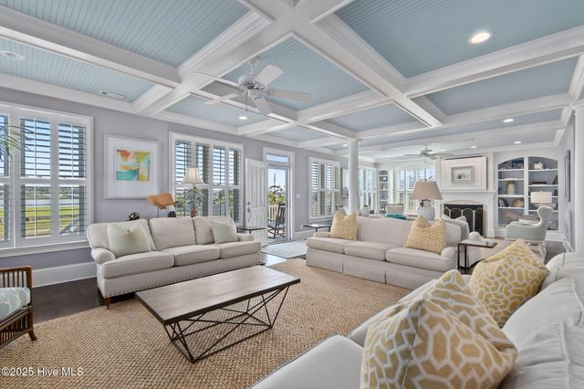 104 Gallants Lane, Beaufort, NC 28516