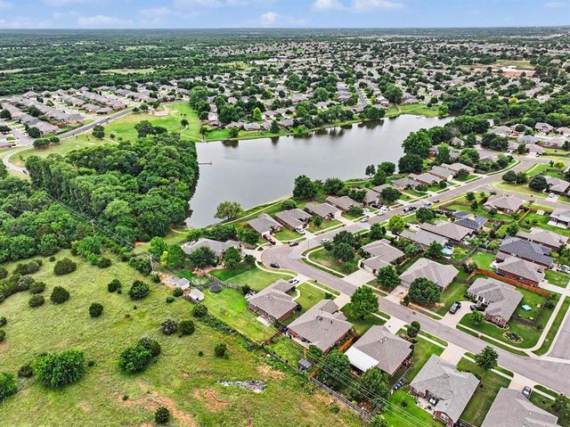 2513 Broadwell Oaks Drive, Norman, OK 73071