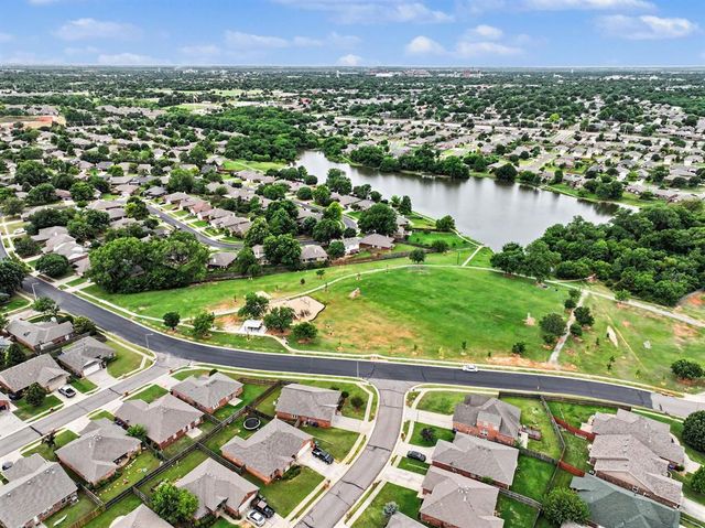 2513 Broadwell Oaks Drive, Norman, OK 73071