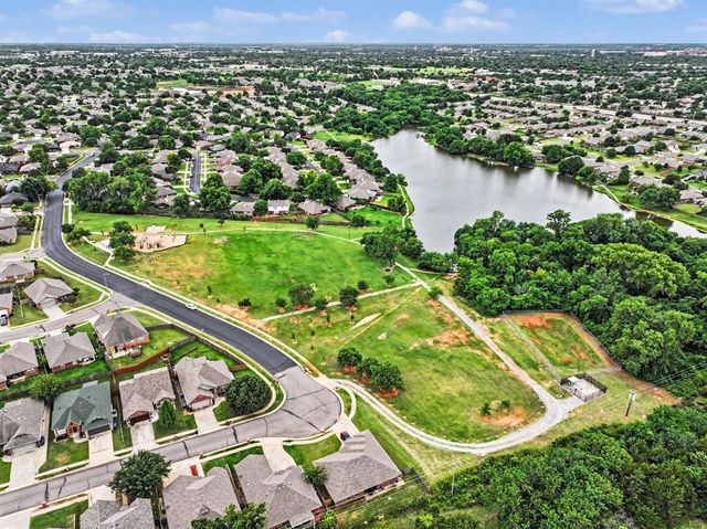 2513 Broadwell Oaks Drive, Norman, OK 73071