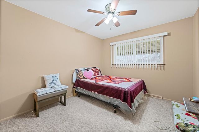 30955 Iroquois Drive, Warren, MI 48088