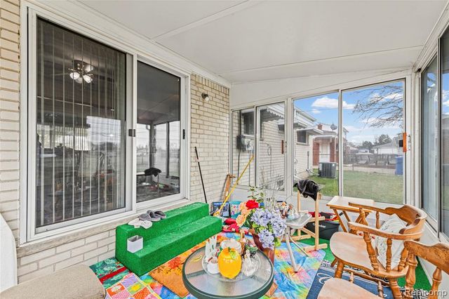 30955 Iroquois Drive, Warren, MI 48088