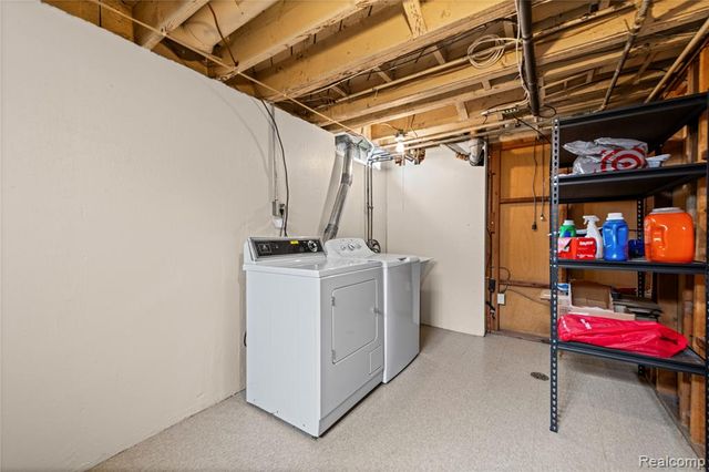 30955 Iroquois Drive, Warren, MI 48088