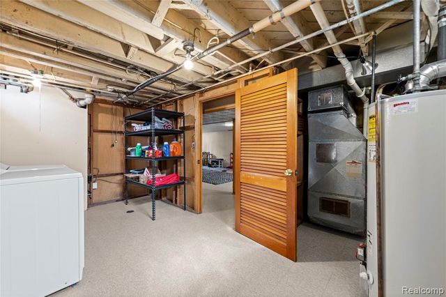 30955 Iroquois Drive, Warren, MI 48088