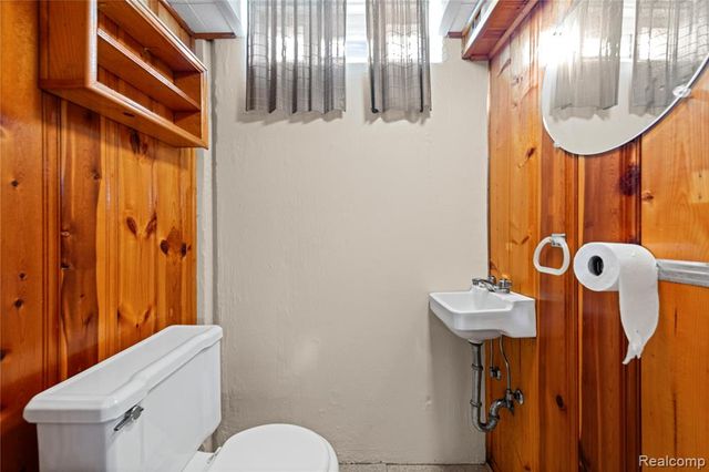 30955 Iroquois Drive, Warren, MI 48088