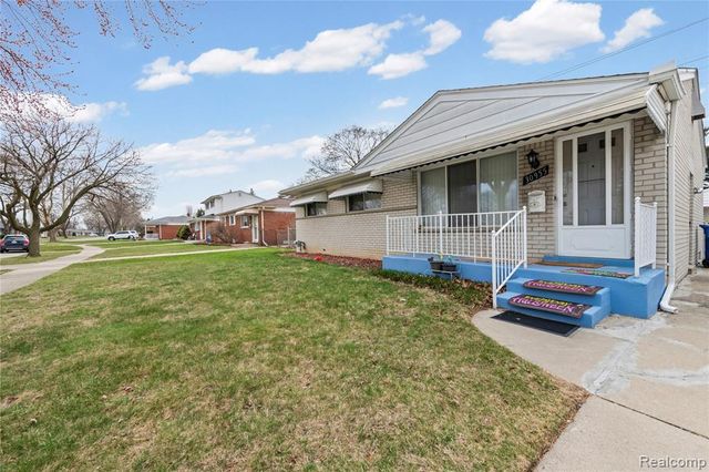 30955 Iroquois Drive, Warren, MI 48088