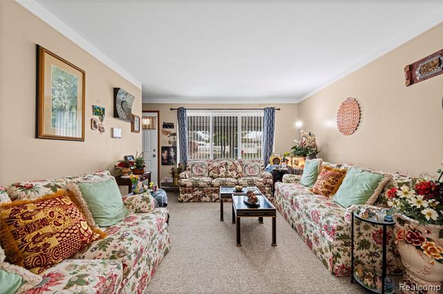 30955 Iroquois Drive, Warren, MI 48088